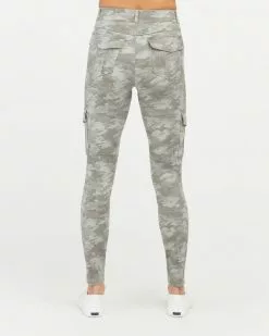 Spanx New Stretch Twill Ankle Cargo Pant 21 Spanx New Stretch Twill Ankle Cargo Pant