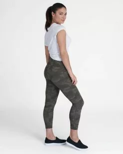 Spanx Comfy Essentials Look At Me Now Seamless Cropped Leggings