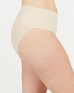 Spanx Level 1: Smooth Undie-tectable® Brief