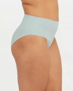 Spanx Level 1: Smooth Undie-tectable® Brief