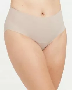 Spanx Level 1: Smooth Undie-tectable® Brief