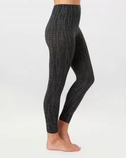 Spanx Comfy Essentials Look At Me Now Seamless Cropped Leggings