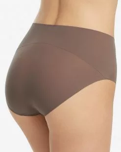 Spanx Level 1: Smooth Undie-tectable® Brief