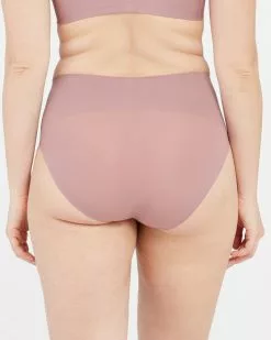 Spanx Level 1: Smooth Undie-tectable® Brief