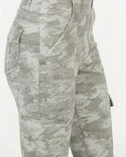 Spanx New Stretch Twill Ankle Cargo Pant 25 Spanx New Stretch Twill Ankle Cargo Pant