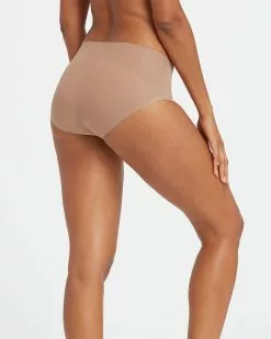 Spanx Level 1: Smooth Undie-tectable® Brief