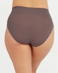 Spanx Level 1: Smooth Undie-tectable® Brief
