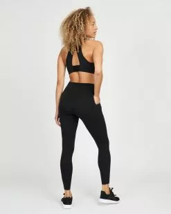 Spanx Every.Wear Knockout Leggings 3 Spanx Every.Wear Knockout Leggings