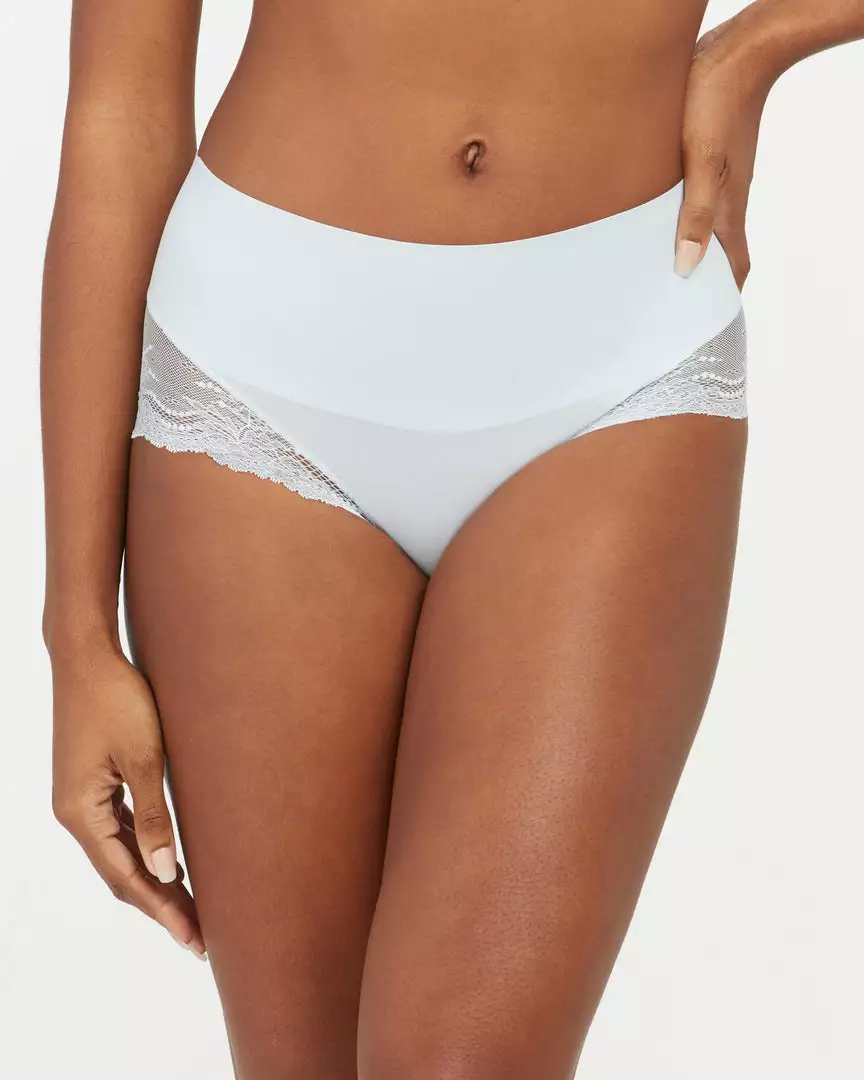 Spanx Undie-tectable® Lace Hi-Hipster Panty Level 1: Smooth Spanx Undie-tectable® Lace Hi-Hipster Panty Level 1: Smooth