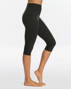 Spanx Active Knee Leggings 3 Spanx Active Knee Leggings