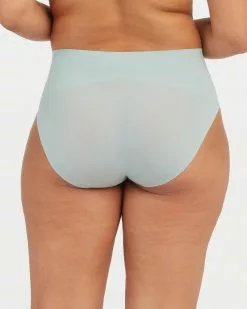 Spanx Level 1: Smooth Undie-tectable® Brief