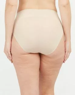 Spanx Level 1: Smooth Undie-tectable® Brief