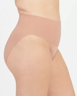 Spanx Level 1: Smooth Undie-tectable® Brief