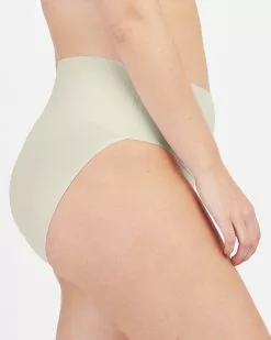Spanx Level 1: Smooth Undie-tectable® Brief