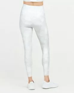 Spanx Booty Boost® Active Camo 7/8 Leggings