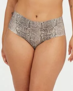 Spanx Level 1: Smooth Undie-tectable® Brief