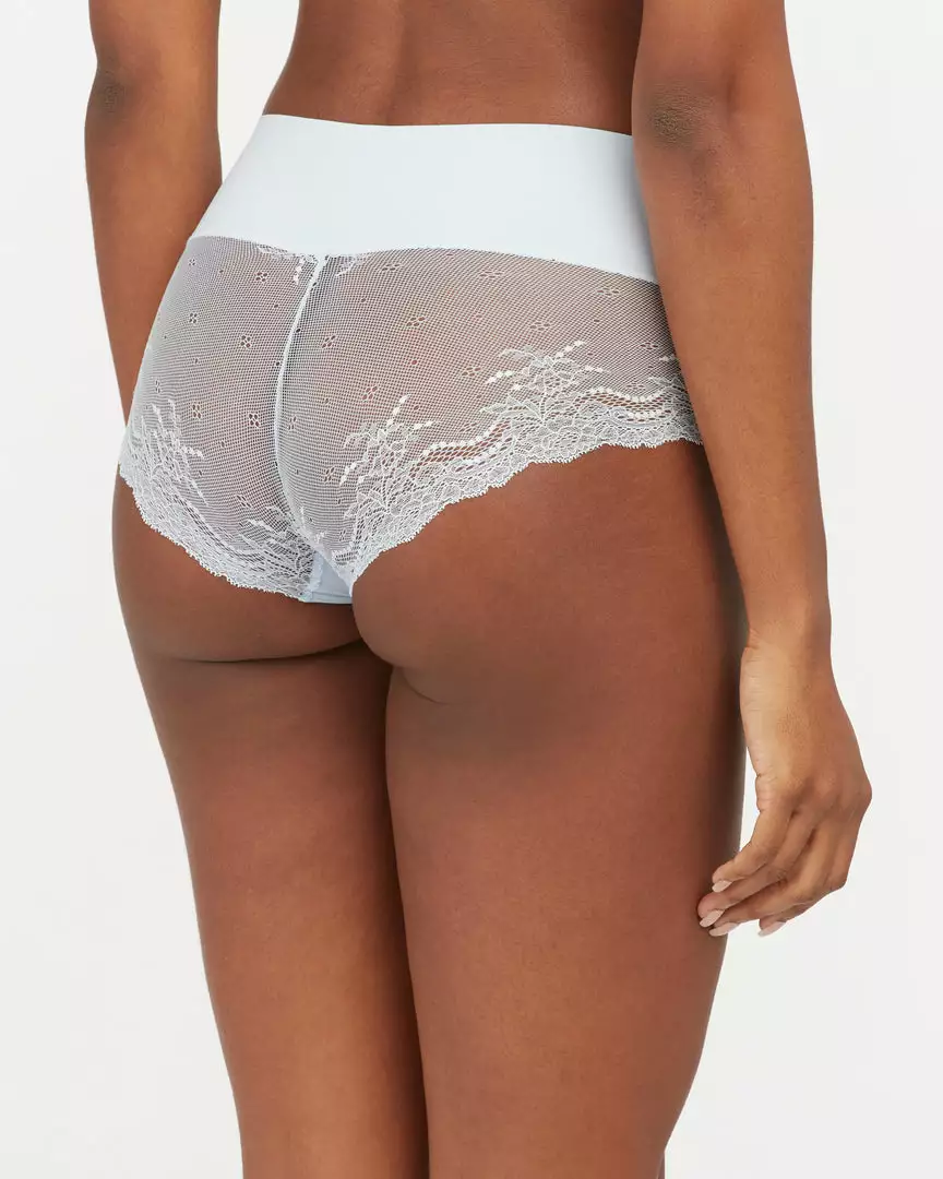 Spanx Undie-tectable® Lace Hi-Hipster Panty Level 1: Smooth Spanx Undie-tectable® Lace Hi-Hipster Panty Level 1: Smooth