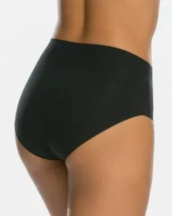 Spanx Level 1: Smooth Undie-tectable® Brief