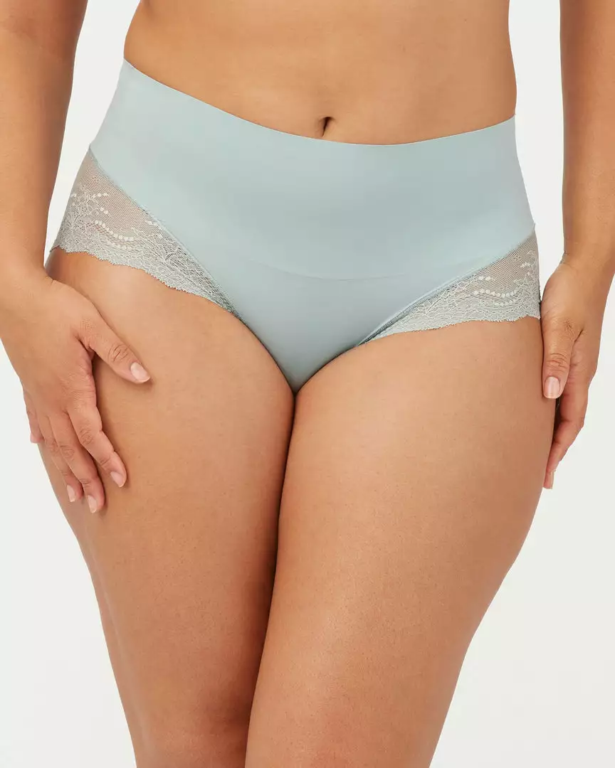 Spanx Undie-tectable® Lace Hi-Hipster Panty Level 1: Smooth Spanx Undie-tectable® Lace Hi-Hipster Panty Level 1: Smooth