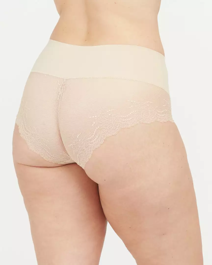 Spanx Undie-tectable® Lace Hi-Hipster Panty Level 1: Smooth Spanx Undie-tectable® Lace Hi-Hipster Panty Level 1: Smooth