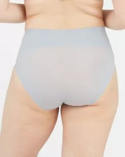 Spanx Level 1: Smooth Undie-tectable® Brief