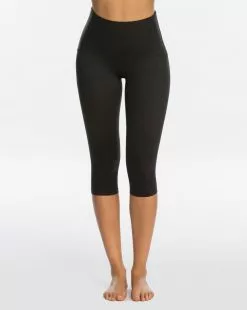 Spanx Active Knee Leggings 2 Spanx Active Knee Leggings