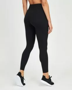 Spanx Every.Wear Knockout Leggings 5 Spanx Every.Wear Knockout Leggings