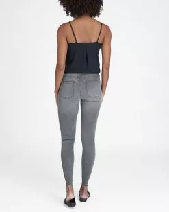 Spanx Vintage Distressed Ankle Skinny Jeans 7 Spanx Vintage Distressed Ankle Skinny Jeans
